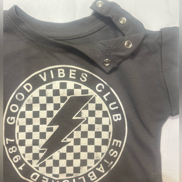 💫NWT GRAYSON MINI Bundle of 2 Super Soft Baby Tees/Adorable Print - Picture 4 of 10